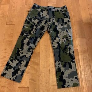 Kuiu attack pants.